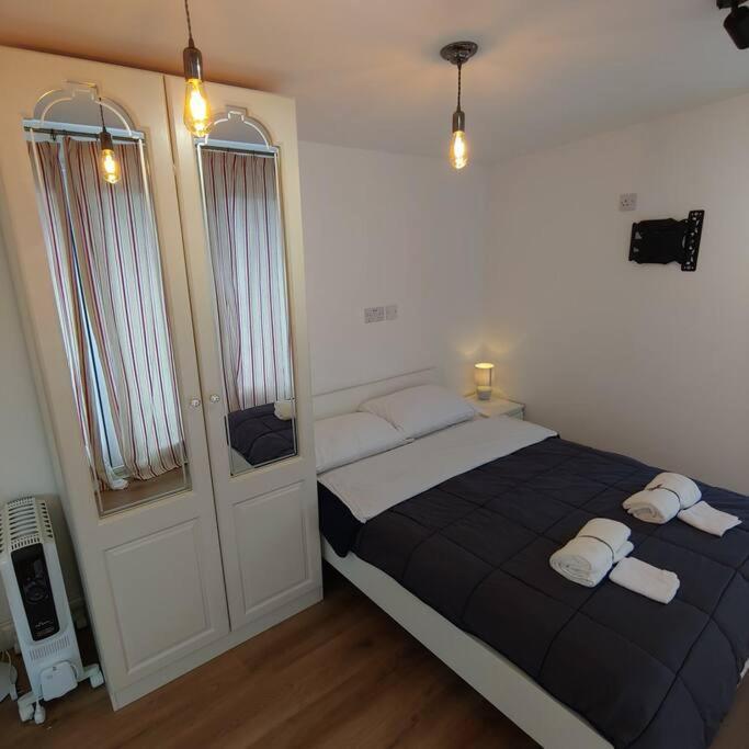 Cozy Garden Studio: Wizarding World Retreat Watford  Exterior photo